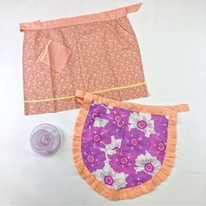 𝅺VINTAGE 60s Retro Apron pair floral prints Classic Kitchen